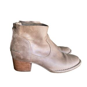 Ugg Australia Women's Bandara  Sahara Brown Leather Ankle Boot 1098310 S…